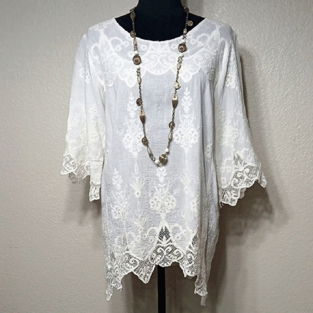SOLITAIRE Ivory Crochet Top